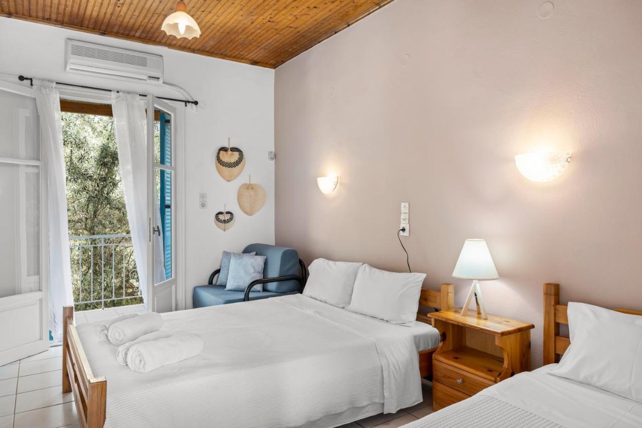 Oceanis Rooms Mikros Gialos Exterior foto
